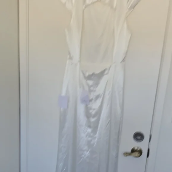 Lulu's Elegant White Wedding Dress - Picture 6 of 7